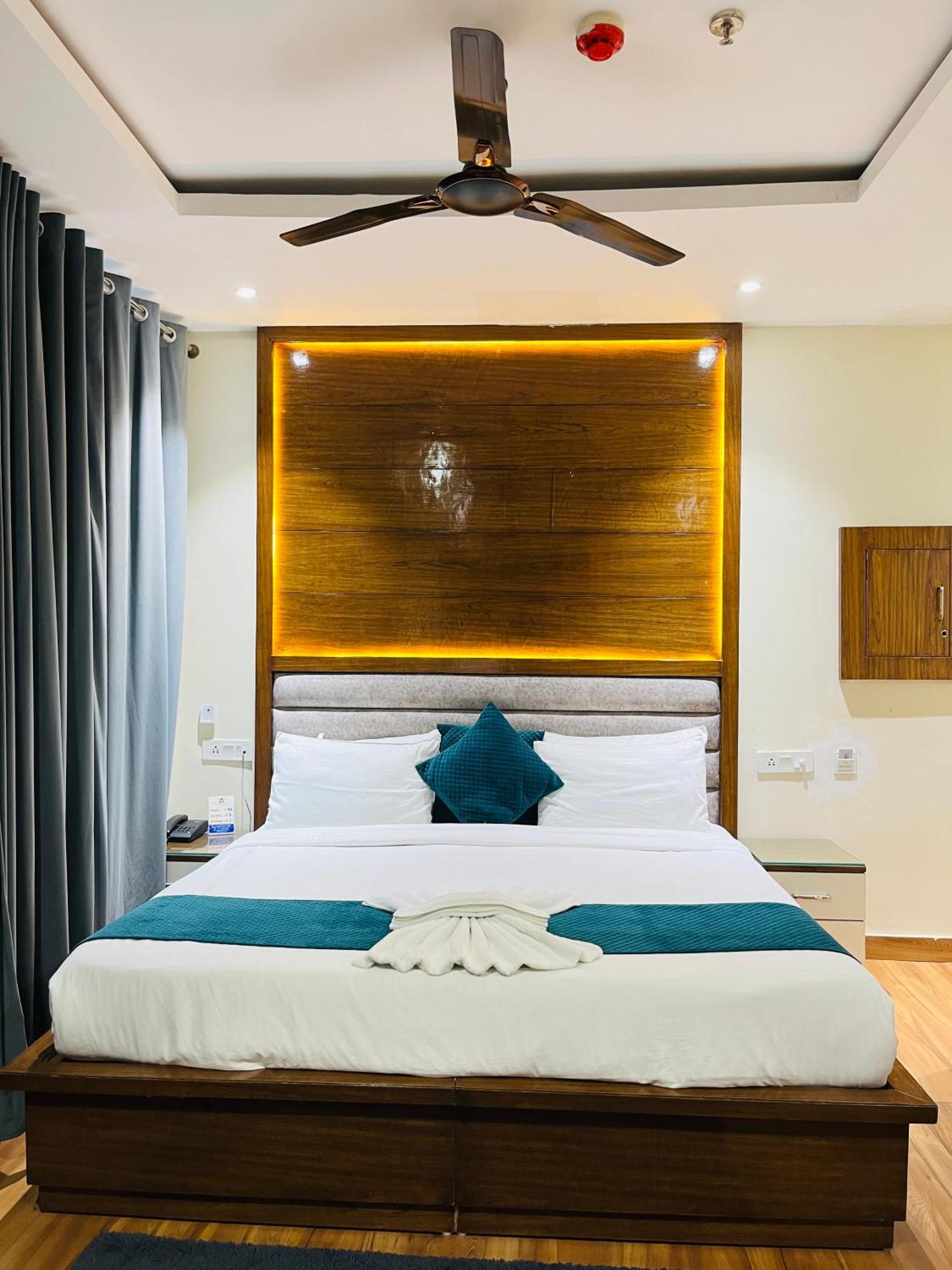 Affluence Hotel Kharar Dış mekan fotoğraf